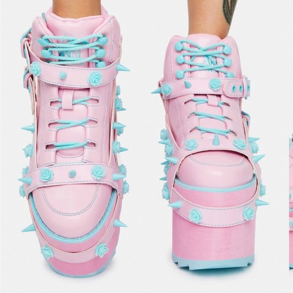 BABY PINK QOZMO BONDAGE ROSE PLATFORM SNEAKERS - Picture 2 of 10